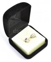 14K fehérarany (Au) fülbevaló szintetikus kövekkel. Jelzett, tanúsítvánnyal, dobozzal. br 1,6 g