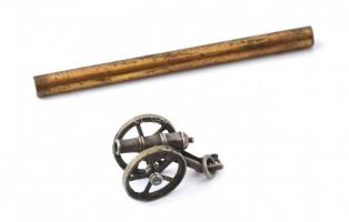 3 db fém-fa ágyú, jó állapotban, h: 3, 12 és 22 cm