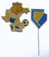 Svájc 1994. " Az Európa Bajnokság hivatalos kabalafigurája" műgyantás fém jelvény + Csehszlovákia ~1980. "Dunaszerdahelyi AC (DAC)" fém labdarúgó jelvény T:1,1- Switzerland 1994. " The official mascot of the European Championship" metal badge + Czechoslovakia ~1980. "Dunajská Streda (DAC)" metal football badge C:UNC,AU