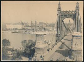 cca 1920-1930 Erzsébet-híd hídfője, a rakparti házsorral, 18x24 cm