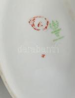 Hollóházi kottát olvasó hölgy, kézzel festett, jelzett, hibátlan, m:23 cm