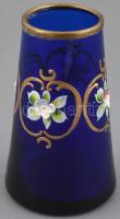 Bohemia virágos kék üveg váza, anyagában színezett, plasztikus kézzel festett virágszirmokkal. Kis kopásokkal, az egyik virágon sérüléssel, jelzés nélkül. m: 11,5 cm