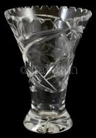 Kristály váza, csiszolt, jelzés nélkül, minimális kopással. m: 15,5 cm
