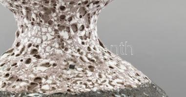 Bod Éva (1924-2004): Padlóváza, hólyagos mázzal, geometrikus díszítéssel. Matricával jelzett, hibátl...