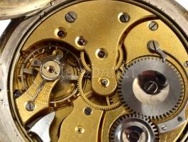 Negyedütős zsebóra szerkezet ezüst tokban. Nem működik, számlap, mutató, plexi lejár. Repetition á q...