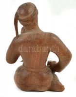 Vietnami faragott fa figura, m: 14 cm