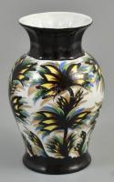 Zsolnay porcelán váza egyedi virágos festéssel. Kézzel festett, jelzett, hibátlan. 14 cm