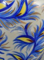 Zsolnay porcelán váza egyedi virágos festéssel. Kézzel festett, jelzett, kopásokkal. 15 cm