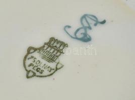 Zsolnay porcelán váza egyedi virágos festéssel. Kézzel festett, jelzett, kopásokkal. 15 cm