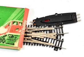 Nagy vasútmodell tartozék tétel. Terepasztal tárgyak, sínek, váltók, építmények, házak, TT és OWO má...