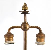 Asztali lámpa. Nagy méretű, XX. sz eleje. Réz, porcelán foglalattal. Bura nélkül. 85 cm