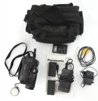 Panasonic VHS Compact Movie NV-S20E, videokamera, tartozékokkal, leírással, eredeti táskájában, nem ...