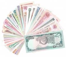 141db-os hajtatlan bankjegy tétel a világ minden tájáról T:I,I- 141pcs of unfolded banknotes lot fro...