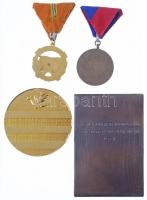 4db-os szocialista plakett és kitüntetés tétel, közte: Kiss Nagy András (1930-1997) 1977. "De e...