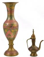 Réz váza és réz kisméretű kiöntő, m: 16 és 32 cm