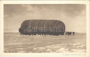 A léghajó felderítő útra indul. Az Érdekes Újság kiadása / WWI Austro-Hungarian K.u.K. military, observation airship
