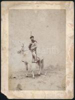 cca 1900 Férfi lóháton, keményhátú fotó, foltos, karton sérült, 17×12 cm