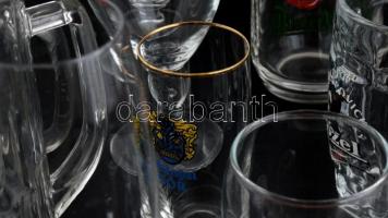 Sörös korsó, sörös pohár gyűjtemény. 2 ládában, hibátlanok, feliratosak