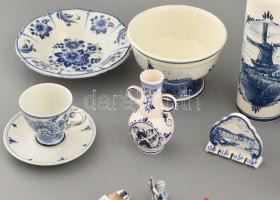 Delft kékfestett porcelánok gyűjteménye. Figurák, edények tálak, stb, jelzettek, jó  állapotban