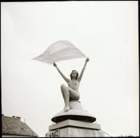 cca 1984 Északi szél várható, Menesdorfer Lajos (1941-2005) budapesti fotóművész hagyatékából, 7 db vintage NEGATÍV, 6x6 cm