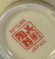 Kis méretű japán satsuma váza. Kézzel festett, jelzett, mázrepedéssel 7,5 cm