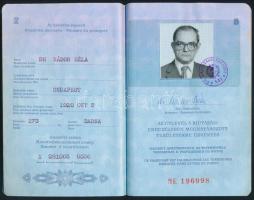 1987 Magyar Népköztársaság fényképes útlevele, bejegyzésekkel.