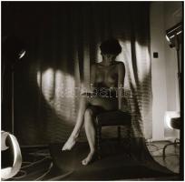 cca 1988 Aktfotó tanulmányok és vázlatok, Menesdorfer Lajos (1941-2005) budapesti fotóművész hagyaté...