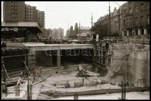 1987 Újpest, Bajcsy metróállomás felszíni munkálatai, 20 db vintage NEGATÍV, 24x36 mm