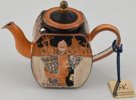 Mini teás kanna és kép keretben, Gustav Klimt  díszítménnyel, zománcozott fém. Kopott, sérült.m: 9 c...