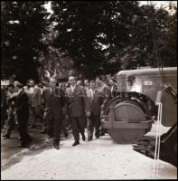 1960 Kádár János (1912-1989) politikus látogatása a Városligetben megrendezett Budapesti Nemzetközi ...