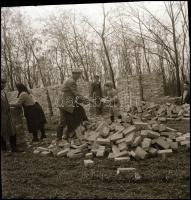 cca 1968 Kotnyek Antal (1921-1990) budapesti fotóriporter hagyatékából 13 db vintage NEGATÍV vegyes témákról, 6x6 cm és 6x9 cm