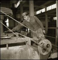 cca 1968 Kotnyek Antal (1921-1990) budapesti fotóriporter hagyatékából 13 db vintage NEGATÍV vegyes ...