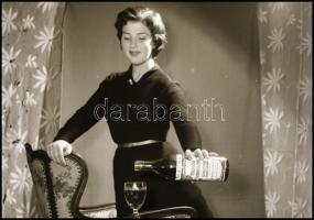 cca 1968 Kotnyek Antal (1921-1990) budapesti fotóriporter hagyatékából 13 db vintage NEGATÍV vegyes ...