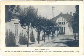 1927 Balatonfüred, balról Tarányi Ferenc nyaralója, azelőtt Blaha Lujzáé volt. Háttérben a fürdőigazgatói lakás. Balatoni Szövetség kiadása (kis szakadás / small tear)