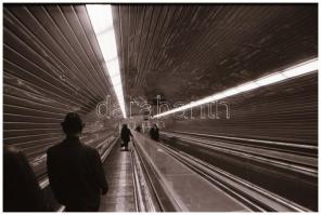 cca 1972 Budapesti metró, Magyar Alfréd budapesti fotóművész 23 db vintage NEGATÍV felvétele, 24x36 ...