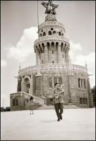 cca 1965 Budapest, János-hegyi kilátó több méteres, éjjel világító vörös csillaggal a tetején, vintage NEGATÍV, 6x8 cm