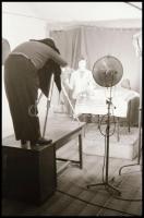 cca 1970 Műtermi fotózás, Magyar Alfréd budapesti fotóművész 34 db vintage NEGATÍV felvétele, pecsét...