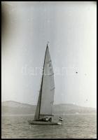 cca 1974 Balatoni látképek, vitorlások, fürdőzők, Magyar Alfréd budapesti fotóművész 34 db vintage N...