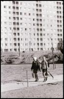 cca 1970 Budapest, Újpalota lakótelep, Magyar Alfréd budapesti fotóművész 38 db vintage NEGATÍV felv...
