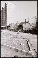 cca 1970 Budapest, Újpalota lakótelep, Magyar Alfréd budapesti fotóművész 38 db vintage NEGATÍV felv...
