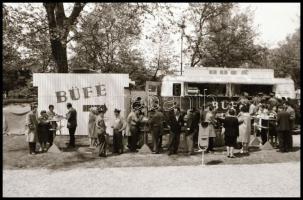 cca 1967 Budapesti Nemzetközi Vásár a Városligetben, Magyar Alfréd budapesti fotóművész 33 db vintag...