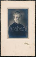 cca 1922 Győr, Langsfeld fényképész műtermében készült, keményhátú vintage fotó, 28x18 cm