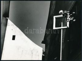 cca 1979 Gotthard Schneider: Ohne Titel, pecséttel jelzett vintage fotóművészeti alkotás, 16,6x22,2 cm