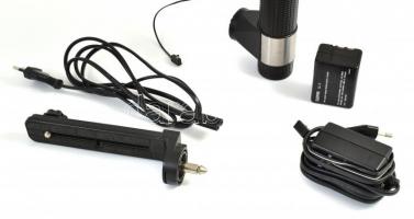 Sunpak japán automata villanó fényképezőgéphez, töltővel, működik, 6 db ceruzaelemmel is működőképes