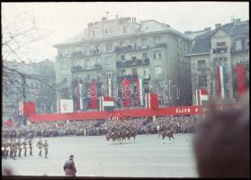 cca 1975 Budapest, november 7-i ünnepség, 9 db színes fotónegatív, 3×4 cm