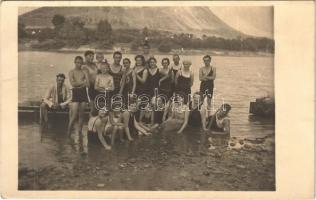 1931 Piski, Piskitelep, Piski vasúti telep, Simeria Gara; fürdőzők / bathing people. photo