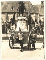 Kolozsvár, Cluj; katonák ágyúval a Mátyás király szobor előtt / soldiers with cannon in fron of the statue. photo (11,3 x 8,6 cm)