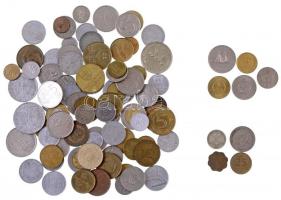 Vegyes külföldi érme tétel ~373g súlyban, főleg szlovák, lengyel darabok T:vegyes Mixed foreign coins lot in ~373g weight mainly Slovakian, Polish issues C:mixed