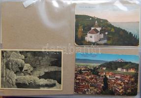 147 db háború előtti magyar városképes lapból álló képeslapgyűjtemény mappában