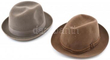 2 db retro férfi posztó kalap, jó állapotban, belső méret: 20x17 cm